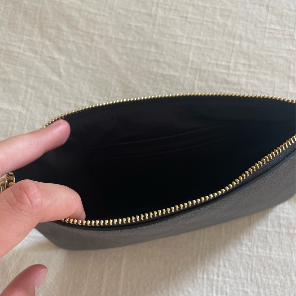 NWT COACH Wristlet! - Picture 5 of 7